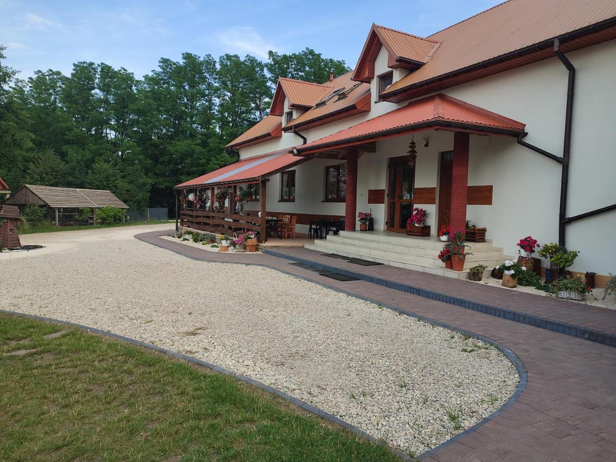 Villa Agrowczasy Nad Stawem à Gartatowice Extérieur photo